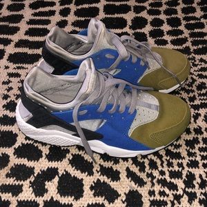 Women’s Nike Huaraches